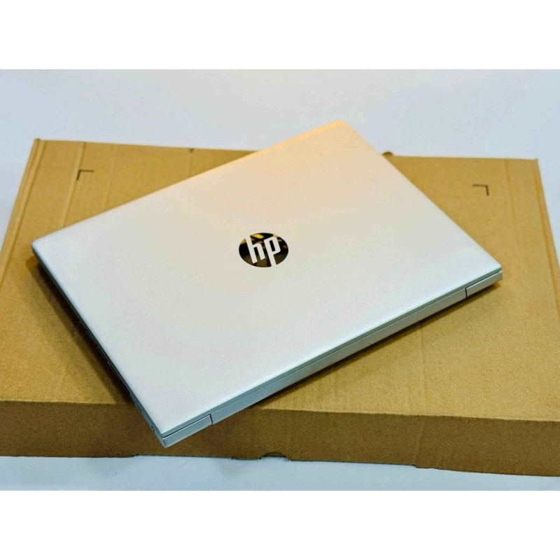 لپ تاپ استوک اچپی ProBook 440 G7 — کیبورد و بدنه