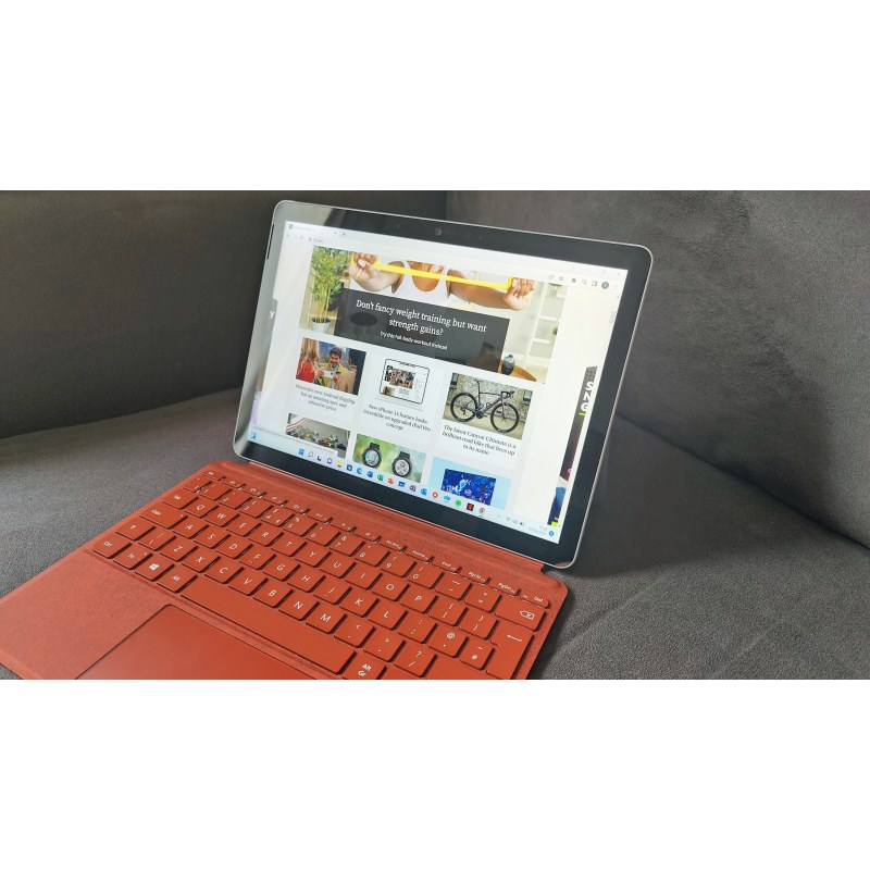 تبلت استوک مایکروسافت Surface Go با کیبورد — Pentium | رم 8GB | SSD 128GB | 10 اینچ لمسی | درجه B